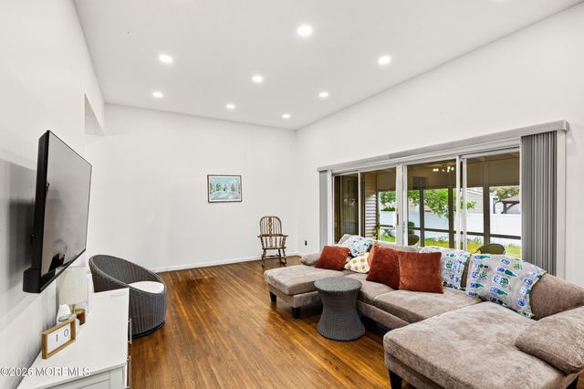 1006 Amethyst Drive, Toms River, NJ 08753