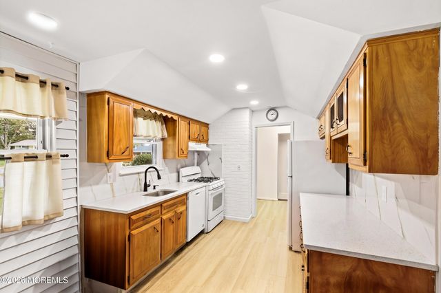 1006 Amethyst Drive, Toms River, NJ 08753