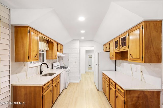 1006 Amethyst Drive, Toms River, NJ 08753