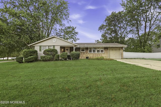 1006 Amethyst Drive, Toms River, NJ 08753