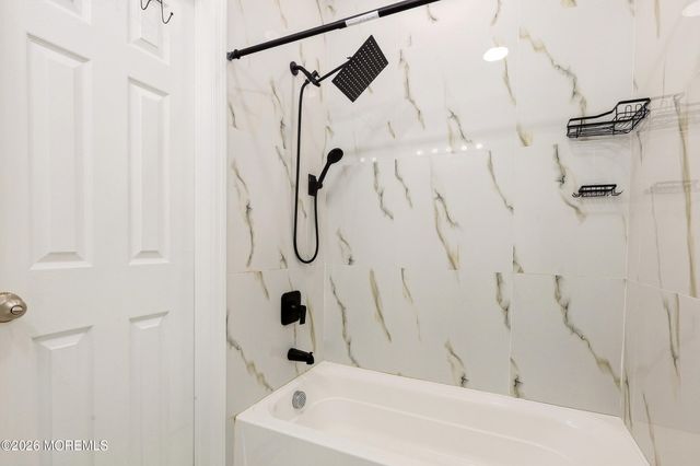 1006 Amethyst Drive, Toms River, NJ 08753