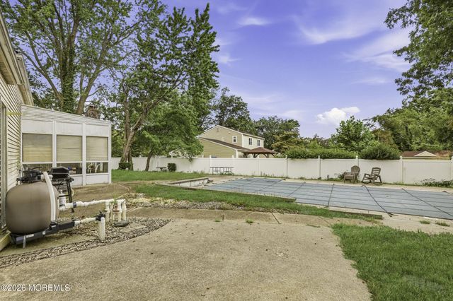 1006 Amethyst Drive, Toms River, NJ 08753
