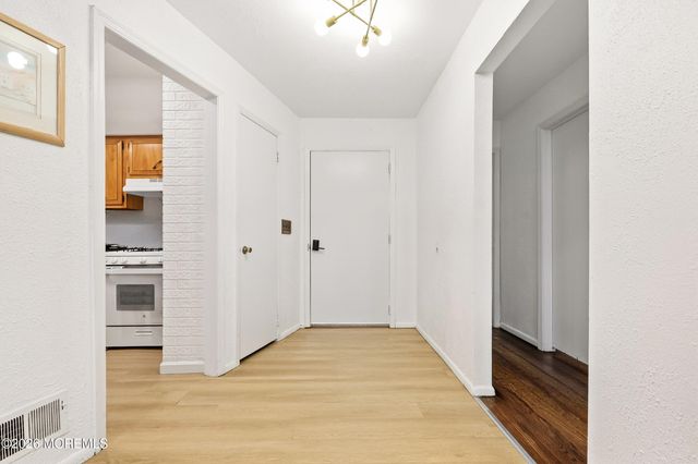 1006 Amethyst Drive, Toms River, NJ 08753
