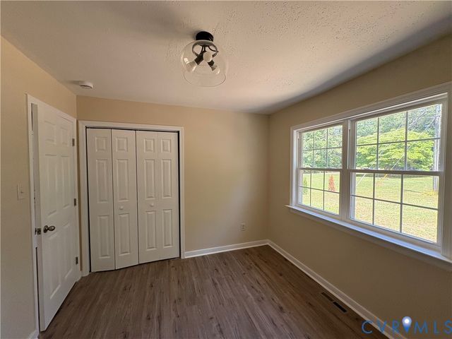 3011 Quaker Rd, Quinton, VA 23141