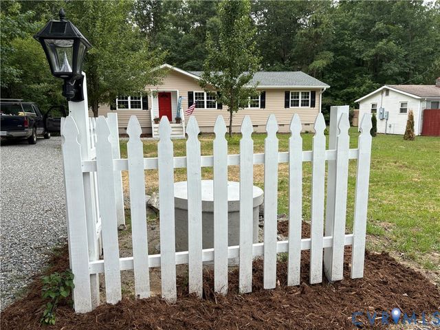 3011 Quaker Rd, Quinton, VA 23141