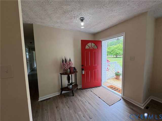3011 Quaker Rd, Quinton, VA 23141