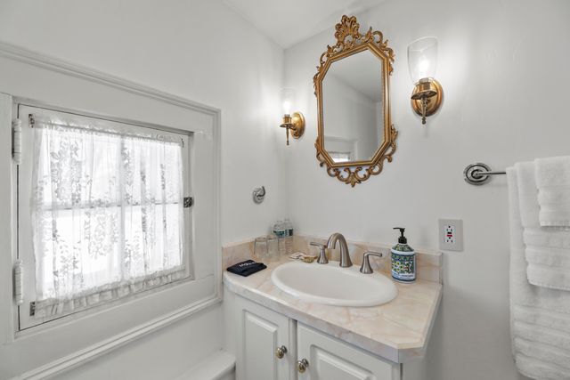 802 State Road, Richmond, MA 01254