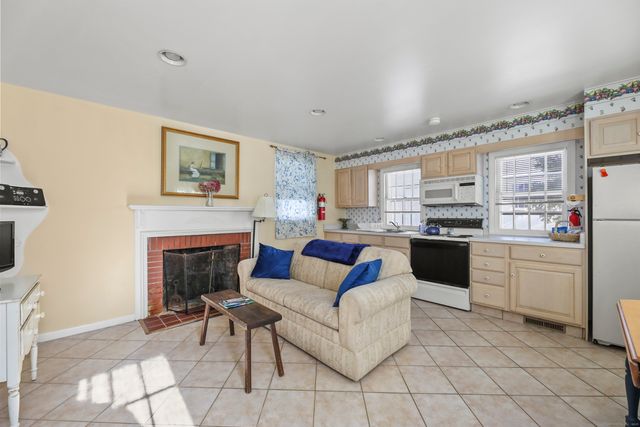 802 State Road, Richmond, MA 01254