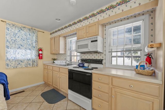 802 State Road, Richmond, MA 01254