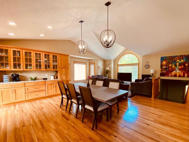 2543 Cypress Street, Maplewood, MN 55109