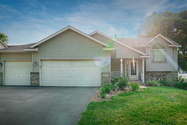 2543 Cypress Street, Maplewood, MN 55109