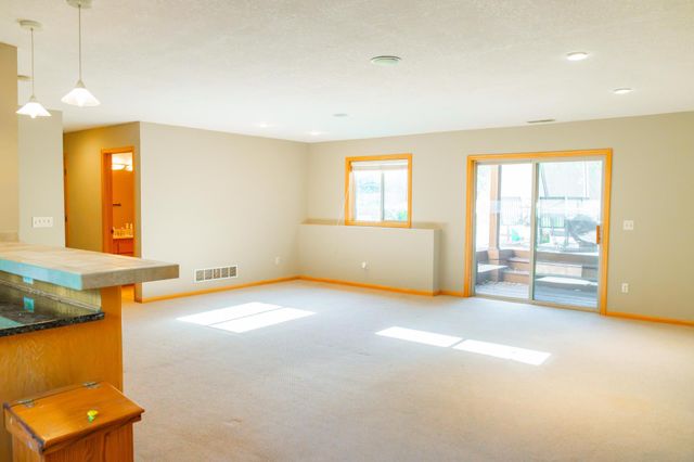 2543 Cypress Street, Maplewood, MN 55109
