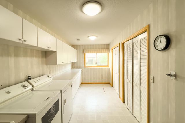 2543 Cypress Street, Maplewood, MN 55109