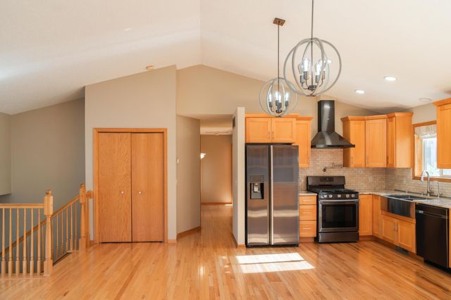 2543 Cypress Street, Maplewood, MN 55109