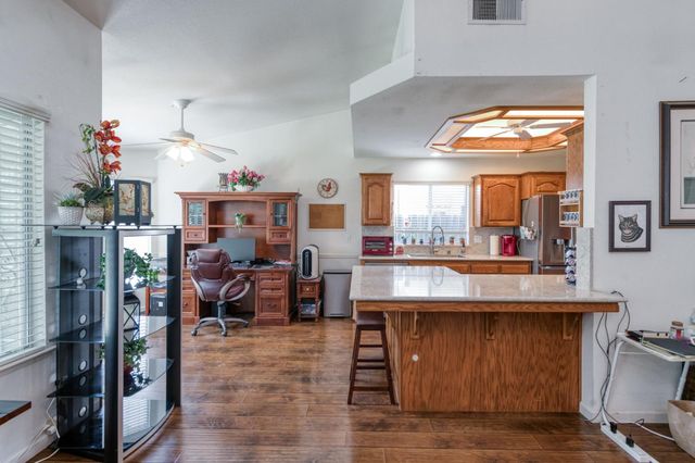 5817 W Corona Avenue, Fresno, CA 93722