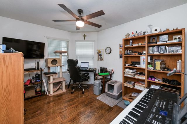 5817 W Corona Avenue, Fresno, CA 93722