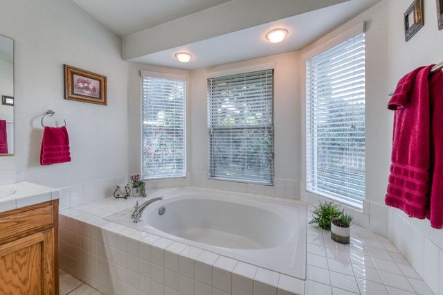 5817 W Corona Avenue, Fresno, CA 93722