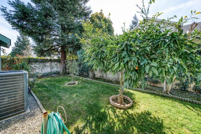 5817 W Corona Avenue, Fresno, CA 93722