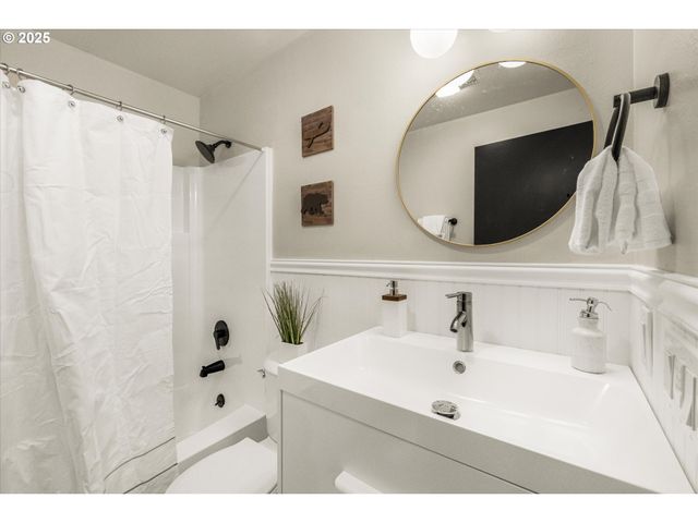 50 Nw 180TH Ave, Beaverton, OR 97006