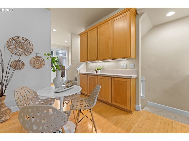 723 Ne TILLAMOOK St, Portland, OR 97212