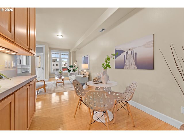 723 Ne TILLAMOOK St, Portland, OR 97212