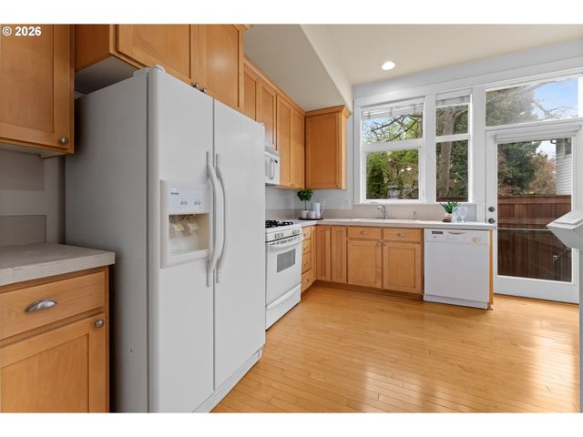 723 Ne TILLAMOOK St, Portland, OR 97212