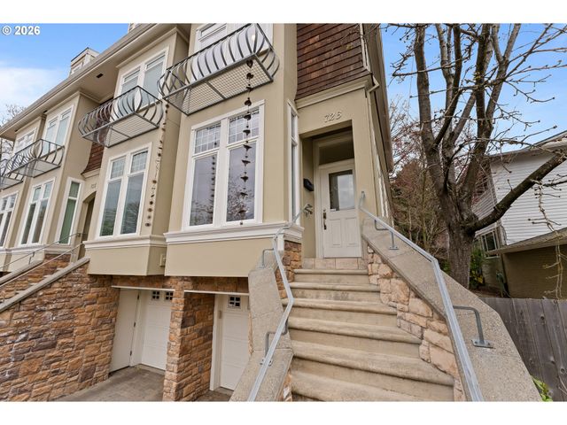 723 Ne TILLAMOOK St, Portland, OR 97212