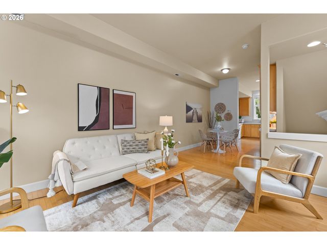 723 Ne TILLAMOOK St, Portland, OR 97212