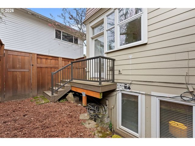 723 Ne TILLAMOOK St, Portland, OR 97212