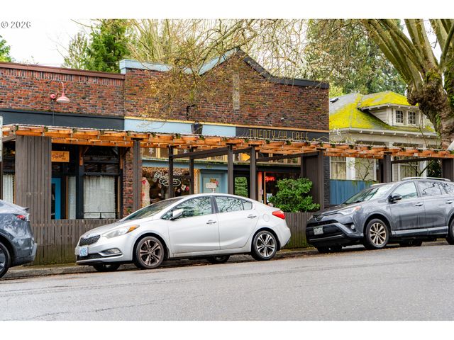 723 Ne TILLAMOOK St, Portland, OR 97212