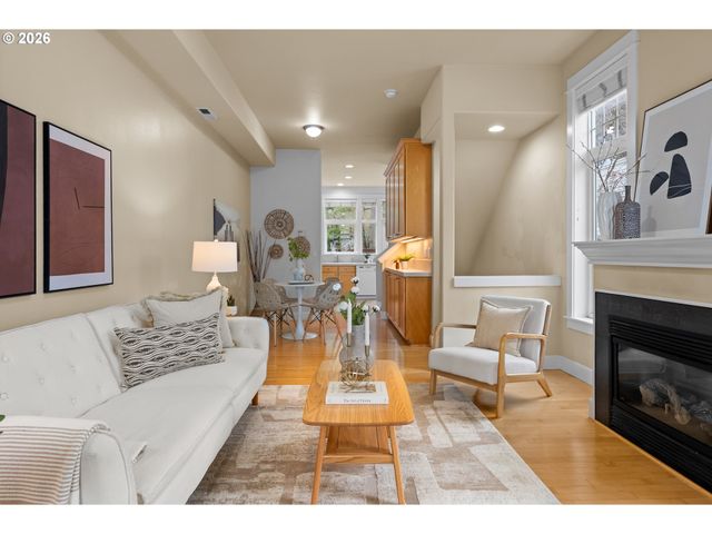 723 Ne TILLAMOOK St, Portland, OR 97212