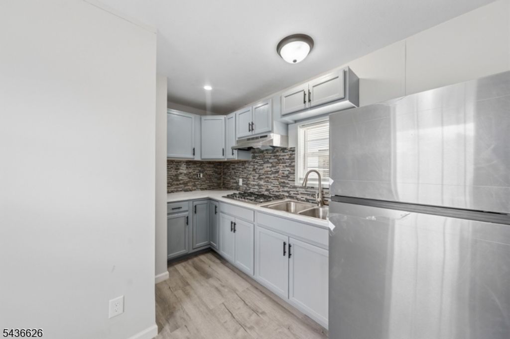 47 Helen Dr, Moonachie Boro, NJ 07074 — photo 3