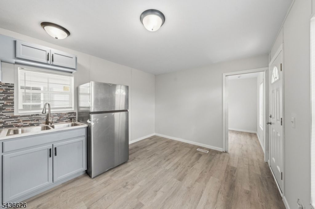 47 Helen Dr, Moonachie Boro, NJ 07074 — photo 4