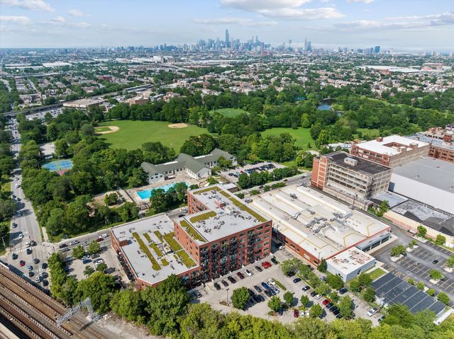 2323 W Pershing Road 212, Chicago, IL 60609