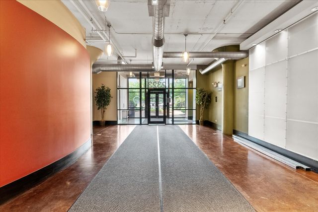 2323 W Pershing Road 212, Chicago, IL 60609