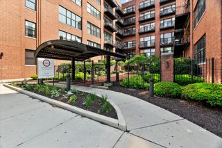 2323 W Pershing Road 212, Chicago, IL 60609