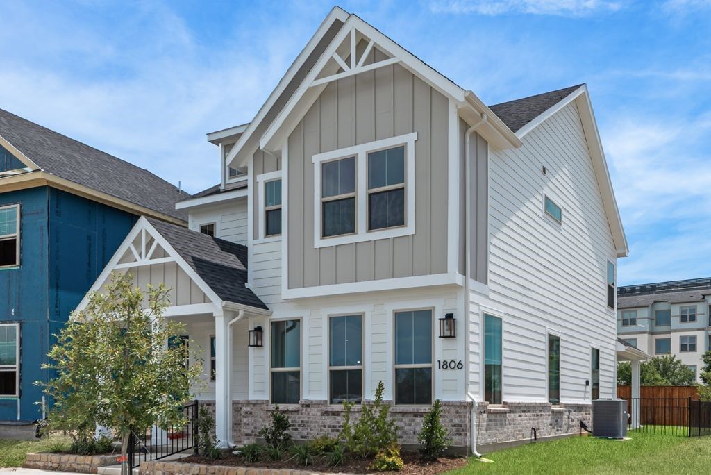 1806 Waterwalk Drive, Rowlett, TX 75088