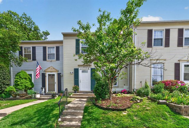 945 HOLBORN CT, Sterling, VA 20164