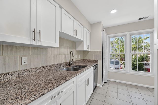 945 HOLBORN CT, Sterling, VA 20164