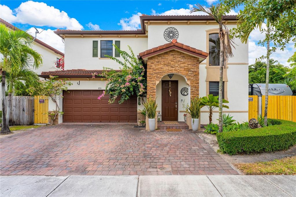 655 SE 37th Ter, Homestead, FL 33033