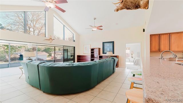 1115 SE 5th Avenue, Crystal River, FL 34429