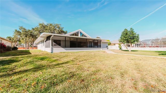 1115 SE 5th Avenue, Crystal River, FL 34429