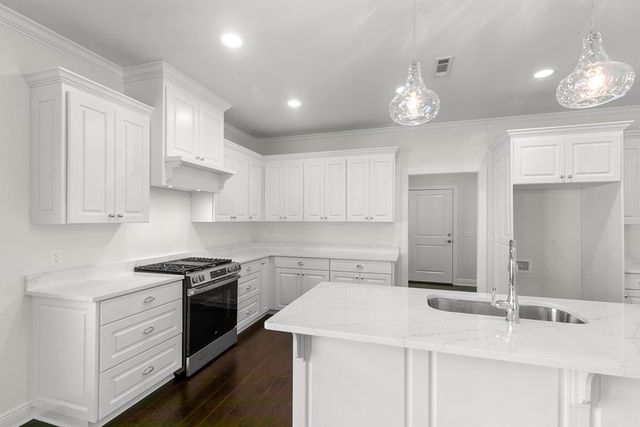 109 Yorkhill, Dothan, AL 36305