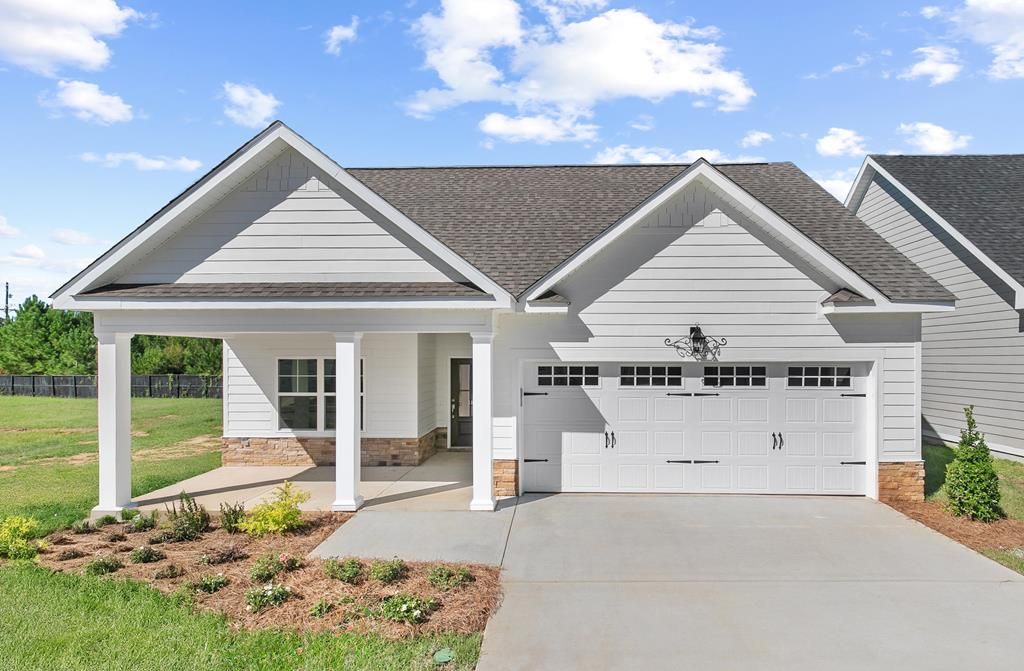109 Yorkhill, Dothan, AL 36305