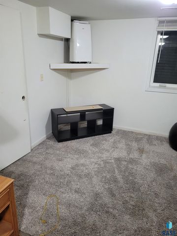 1300 E 6th St Street, Sioux Falls, SD 57106