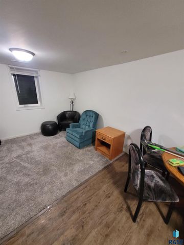 1300 E 6th St Street, Sioux Falls, SD 57106
