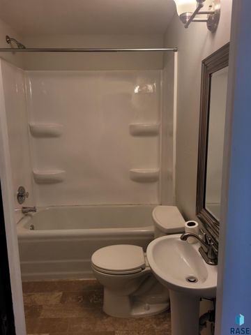 1300 E 6th St Street, Sioux Falls, SD 57106