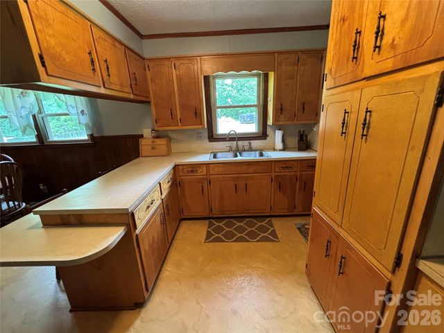 74 Miranda Drive, Taylorsville, NC 28681
