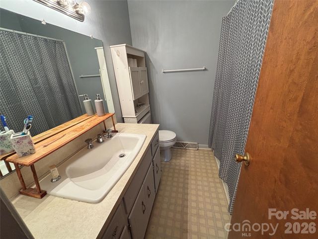 74 Miranda Drive, Taylorsville, NC 28681