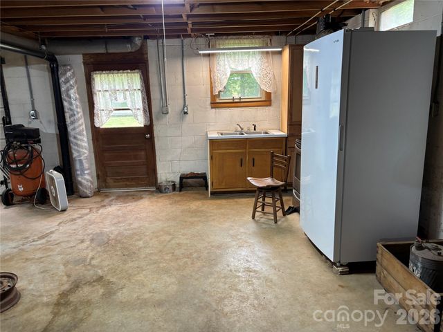74 Miranda Drive, Taylorsville, NC 28681
